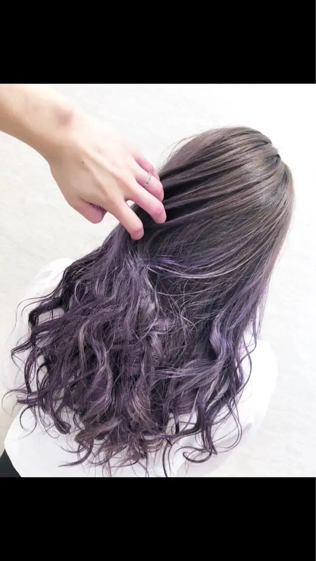 ロング カラー バレイヤージュ パープルカラー レイヤーカット レイヤーカット/髪質 改善/矯正🤍吉田のヘアスタイル
