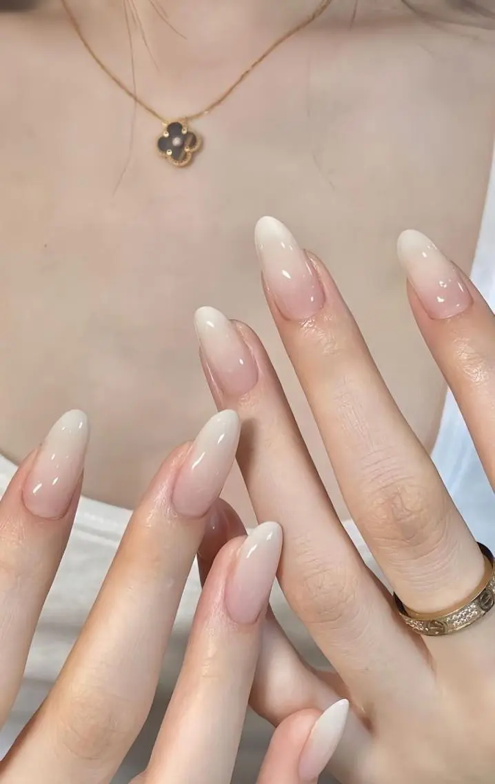 ネイル 長さ出し ガーリー キラキラネイル 韓国ネイル ロングネイル Umee Nailのネイルデザイン