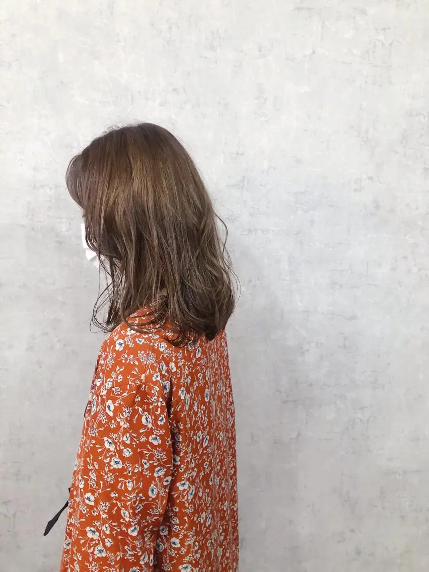 セミロング カラー ヘアアレンジ ネイル マツエク・マツパ アディクシーカラー バレイヤージュ ミストバング ベージュカラー ブリーチ エビスザキレン/メン ズ/心斎橋🌳のヘアスタイル