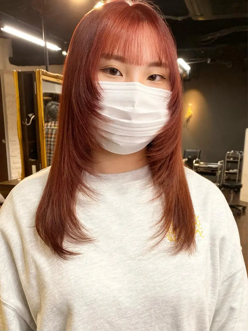 ロング カラー ヘアアレンジ ロングレイヤー ブリーチ ブラウンカラー ケアブリーチ レッドカラー カット ヘアカラー トリートメント レイヤーカット×髪質 改善🇰🇷シオリのヘアスタイル
