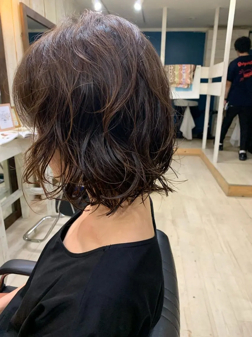 ミディアム パーマ 鷺谷 玲奈のヘアスタイル