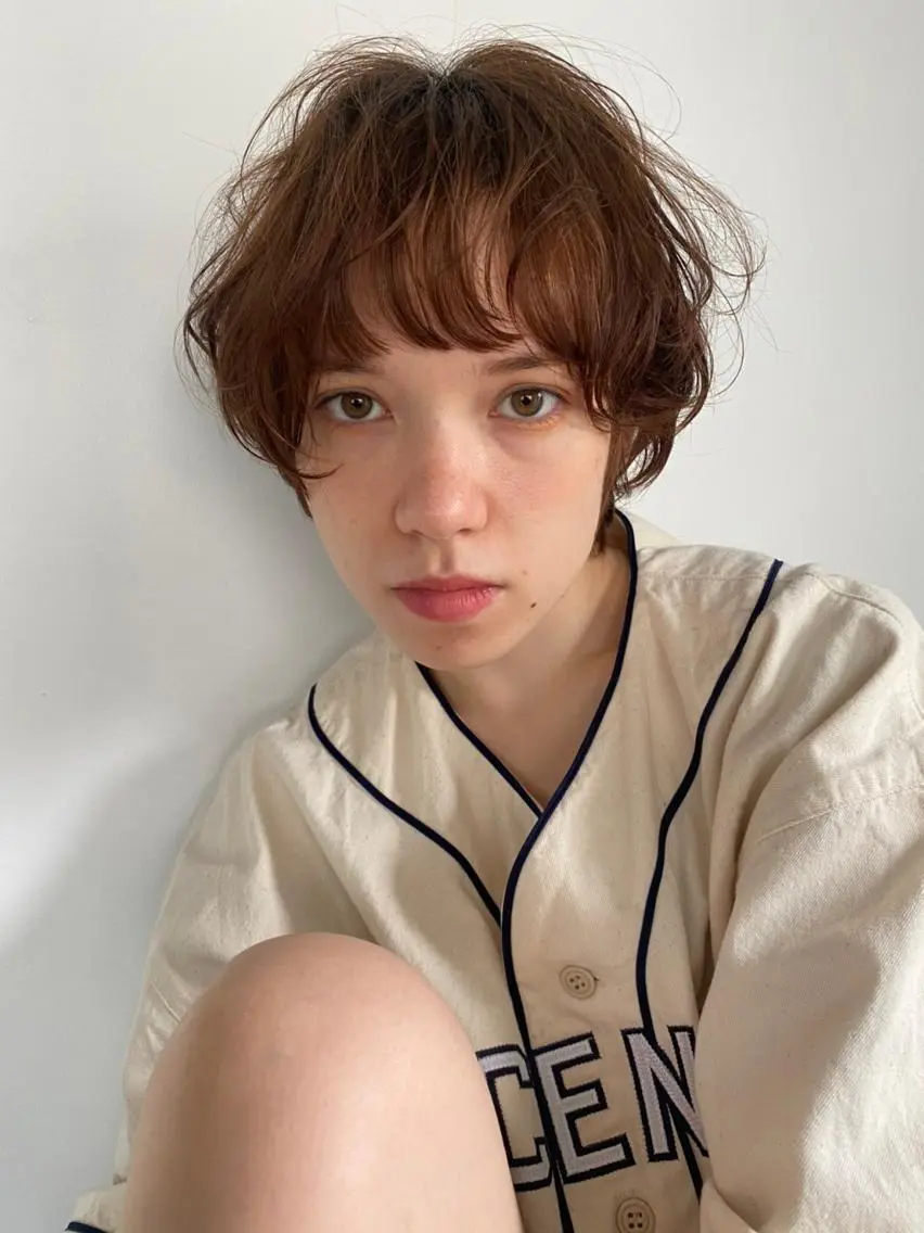 ショート カラー パーマ アディクシーカラー ブリーチ ブロンド ブルーカラー ハイライトカラー カット ヘアカラー トリートメント CEINE+ officialのヘアスタイル