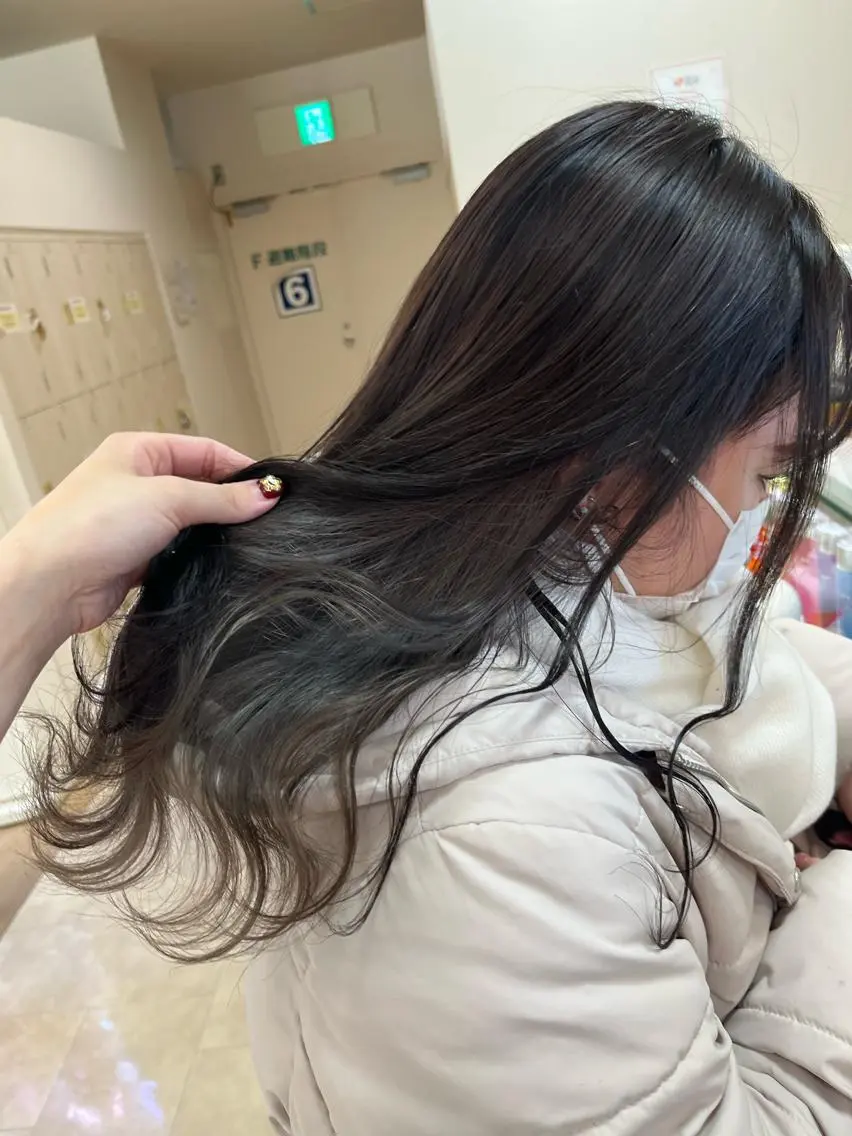 セミロング カラー ヘアカラー トリートメント 暖色/ブリーチカラー 🎀 M i k uのヘアスタイル