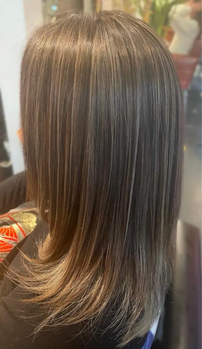 ミディアム ハイライト ヘアカラー 五十嵐 舞のヘアスタイル