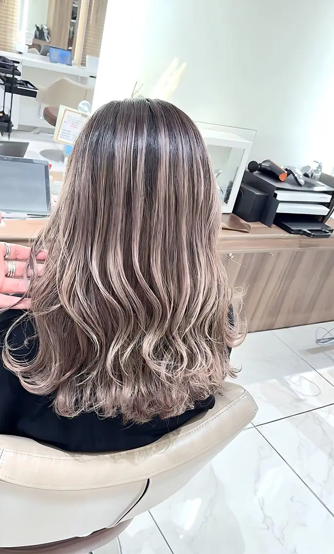 セミロング カラー バレイヤージュ 髪質改善 レイヤーカット ヘアカラー トリートメント 大宮/バレイヤージュ 髪質改善/澤田隆誠のヘアスタイル