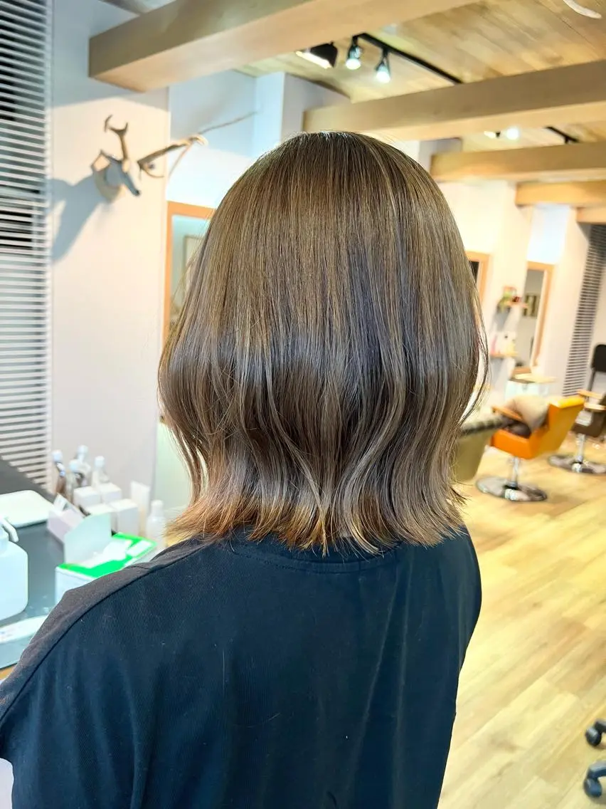 ミディアム アッシュ ボブ 堀 望美のヘアスタイル