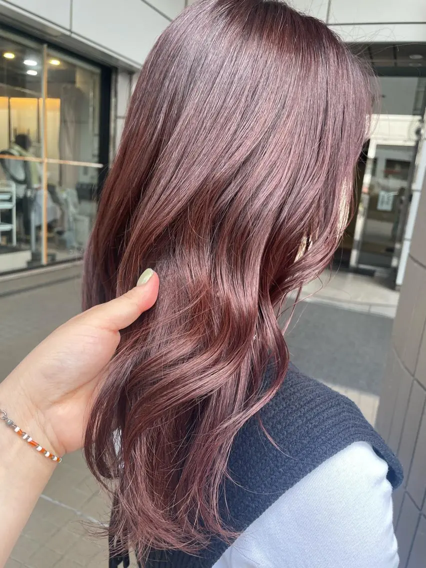 ロング カラー ピンクカラー バイオレットカラー カット ヘアカラー トリートメント FRAME ASUKAのヘアスタイル
