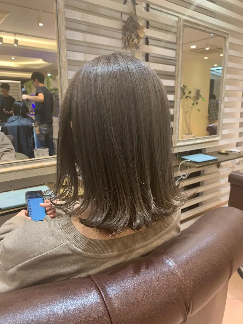 セミロング カラー ヘアアレンジ ベージュカラー ブルーカラー ブルージュ 透明感カラー グラデーションカラー ✨艶髪✨透明感✨ 山内大樹のヘアスタイル