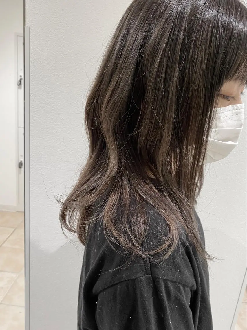 セミロング カラー グレージュ 西山梨々【5/1〜 復帰致します🌼】のヘアスタイル
