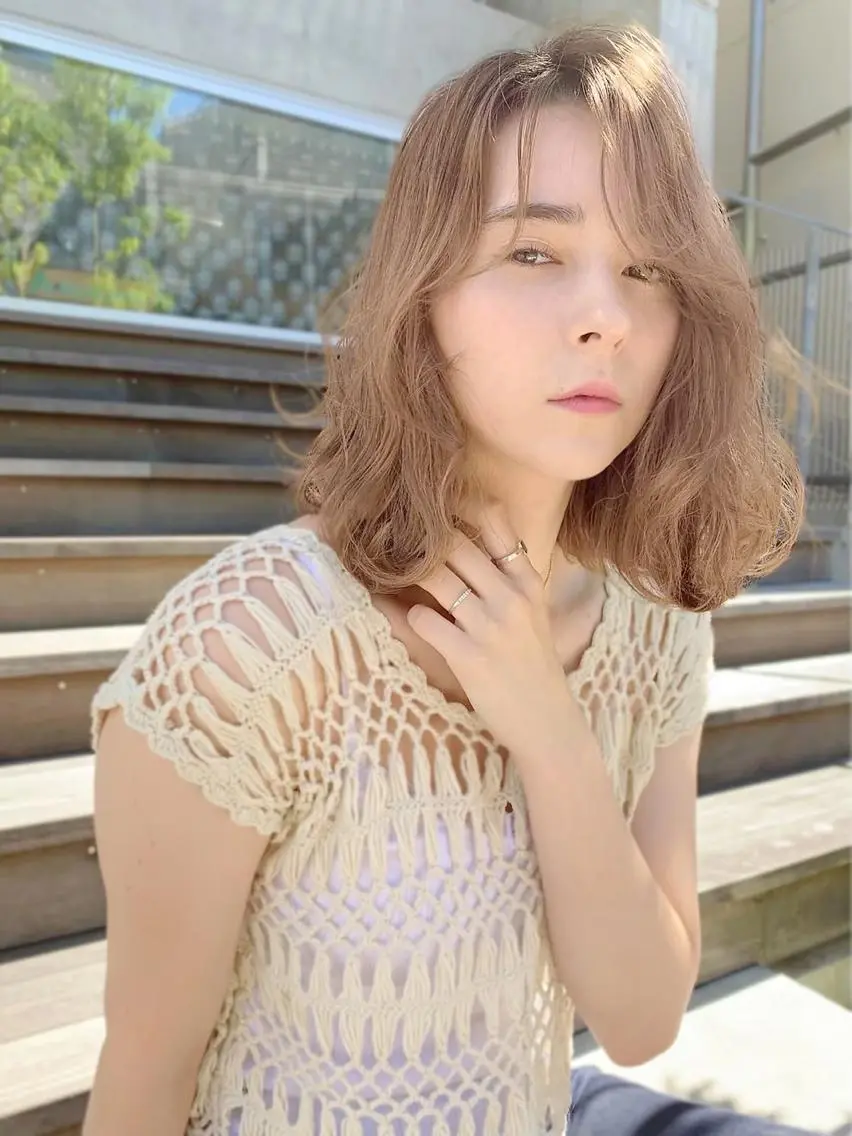 ミディアム カラー パーマ カット ヘアカラー トリートメント 根津、表参道2店舗 店長　内見 加瑞磨のヘアスタイル