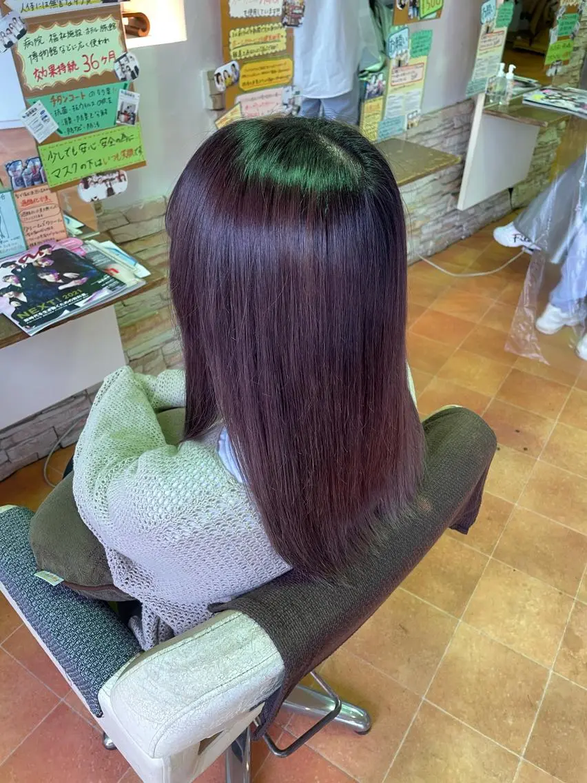 セミロング カラー ブリーチ ピンクカラー 山口 彩海のヘアスタイル