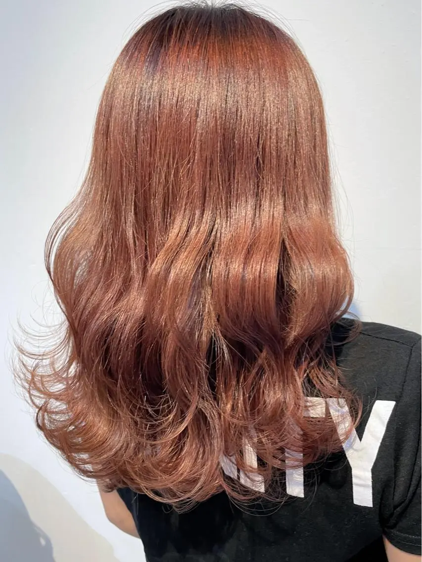 セミロング カラー サワタ ミサのヘアスタイル