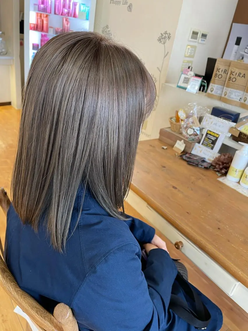 セミロング 梶谷 和希のヘアスタイル