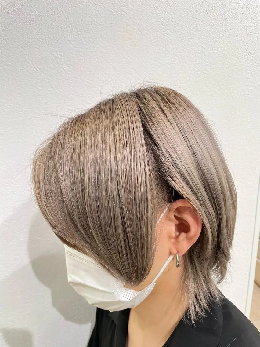 カラー 渡部凌我 小顔ウルフ ハイトーンカラーのヘアスタイル