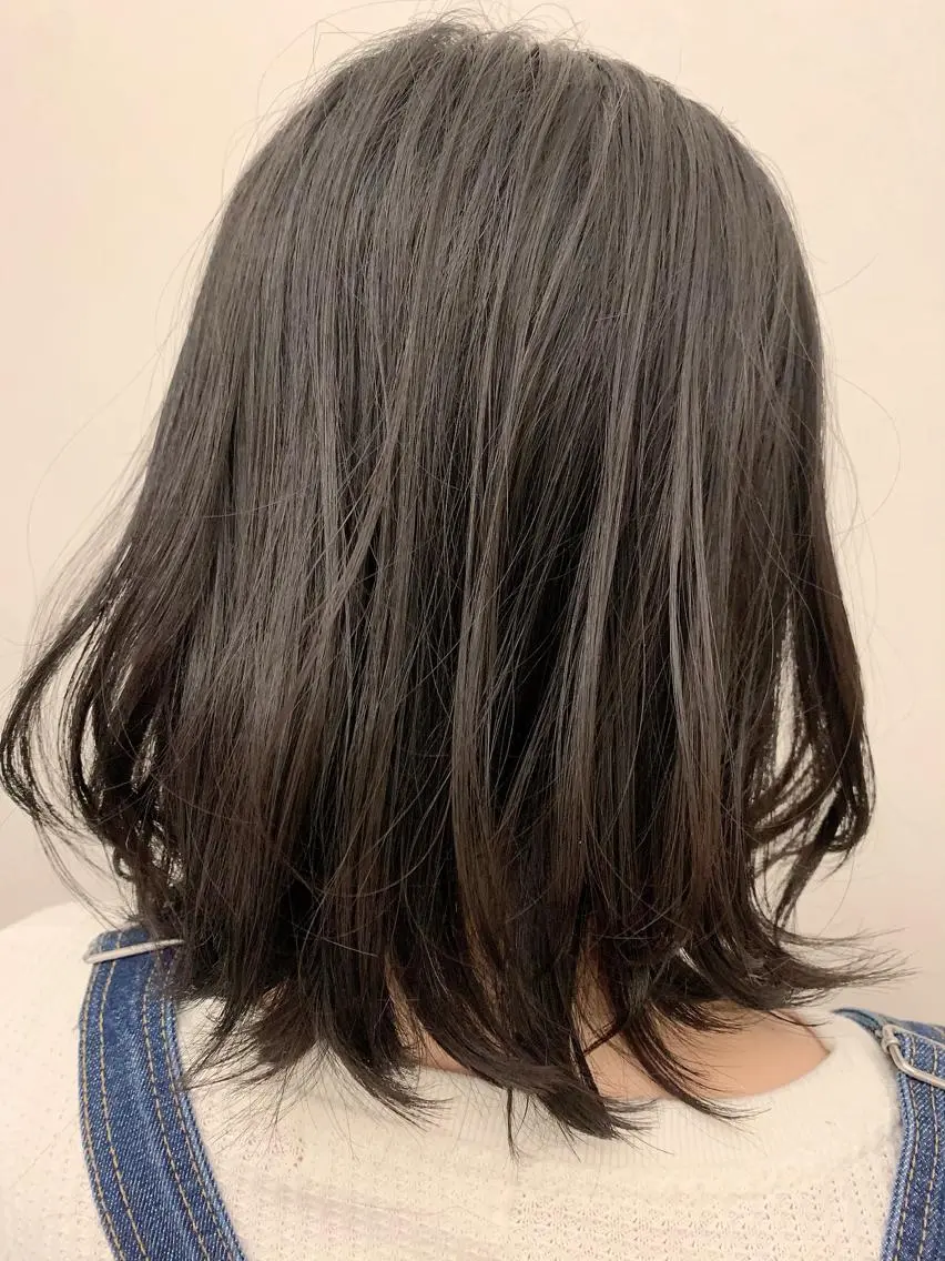 ミディアム カット ✨白髪ぼかし 🍀MINAKO☆のヘアスタイル