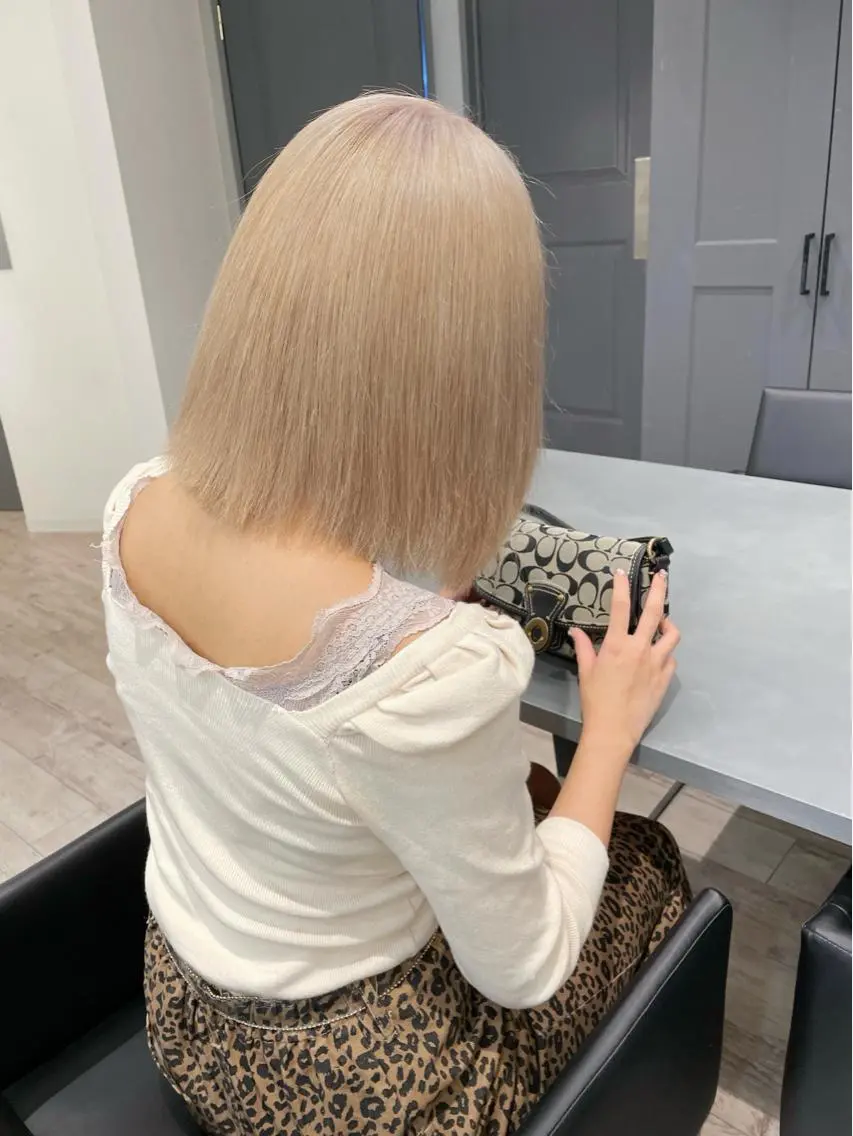 ミディアム カラー ヘアアレンジ ブリーチ 🌷FUKA🌷 まろやかハイトーンのヘアスタイル