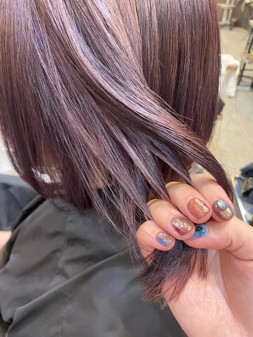 ショート カラー パーマ ヘアアレンジ メンズ キッズ ネイル mana 暖色カラーカットのヘアスタイル