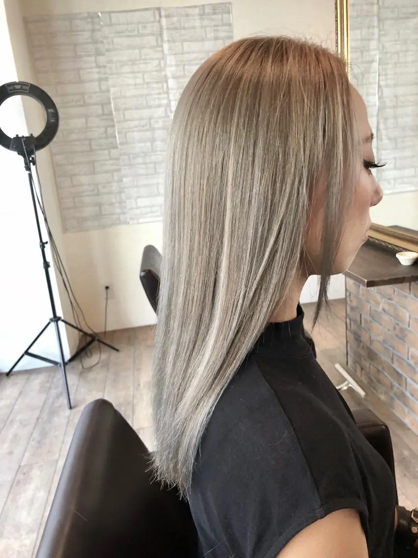 ロング カラー アッシュ ホワイトアッシュ 店長 RYOJIのヘアスタイル