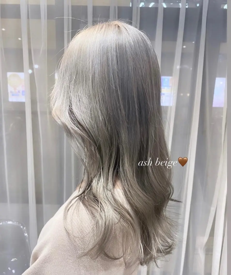 ロング カラー パーマ ヘアアレンジ メンズ キッズ ネイル マツエク・マツパ メンズハイトーン アッシュ ベージュカラー ハイトーンカラー ハイトーン/透け感 カラー🎀真香のヘアスタイル