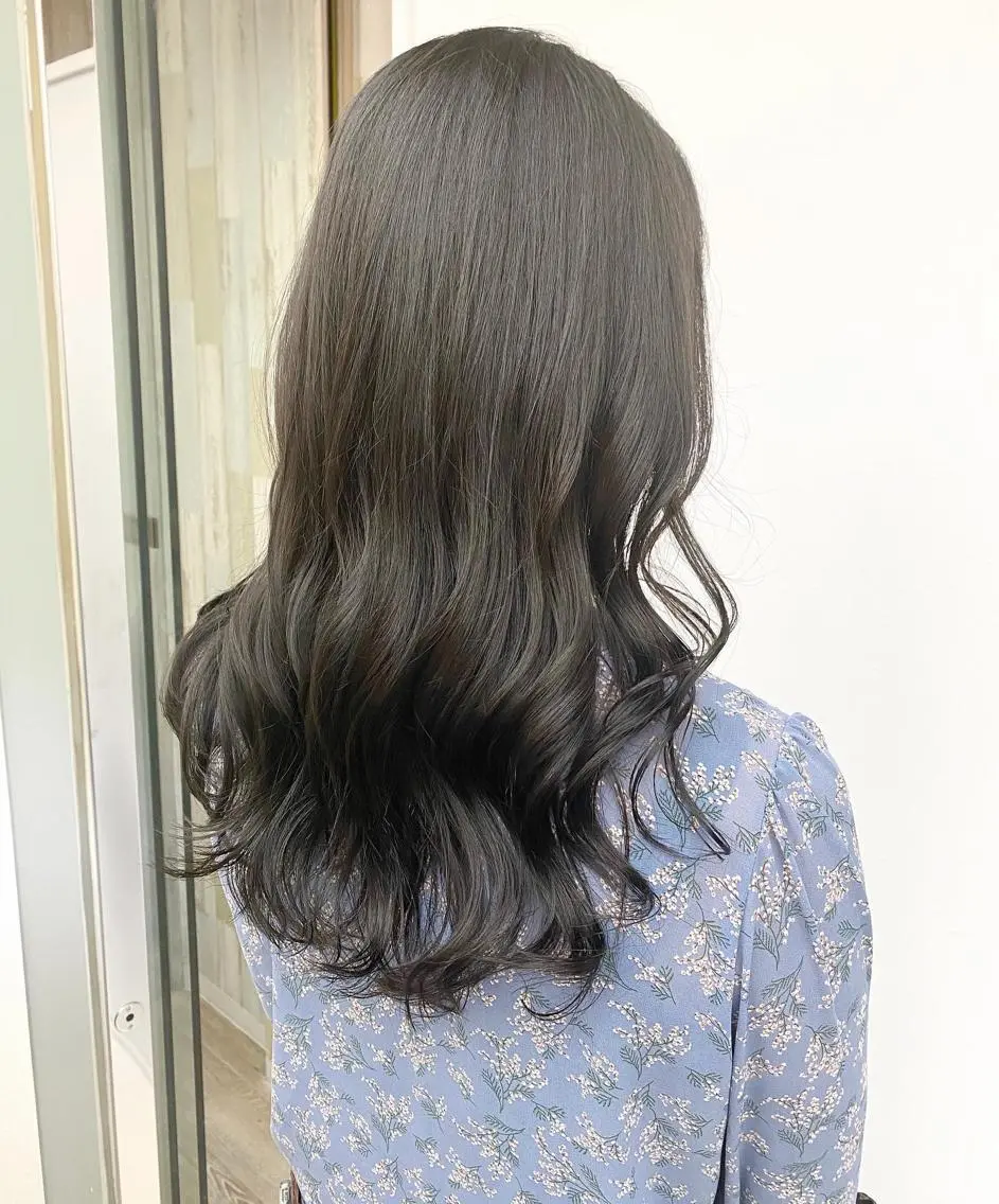 セミロング カラー カット トリートメント ☀️透明感color KURO☀️のヘアスタイル