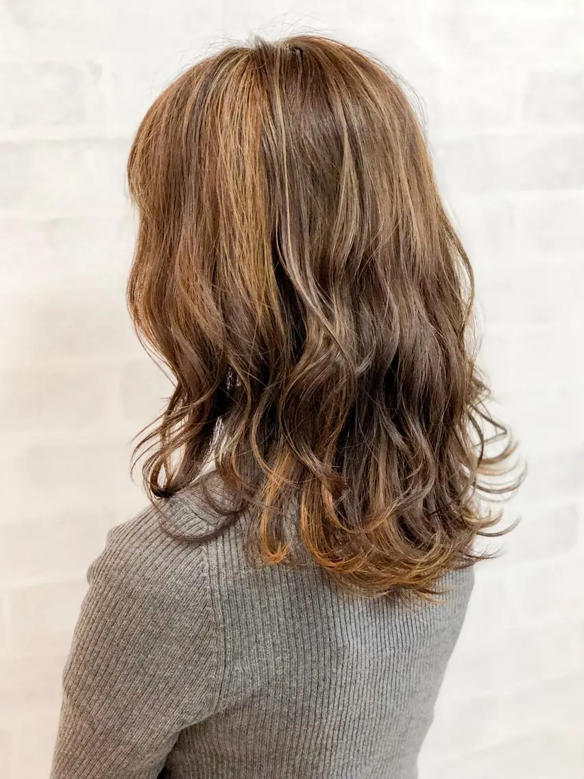 ミディアム 顔周りカット レイヤーカット カセヤ リョウのヘアスタイル