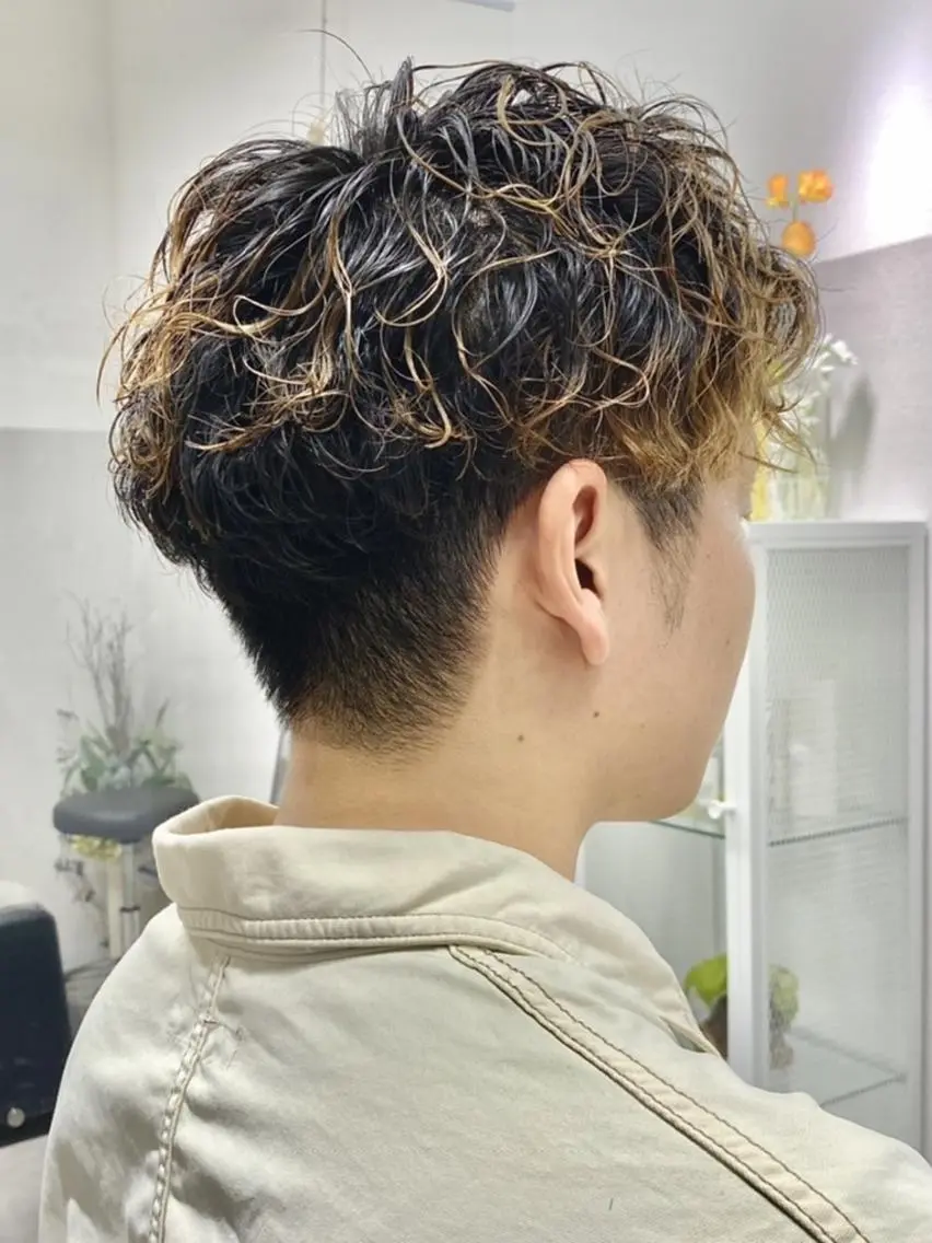ショート メンズ メンズパーマ 卒業式のヘアスタイル カット パーマ メンズ&ショート LEA山村真史のヘアスタイル