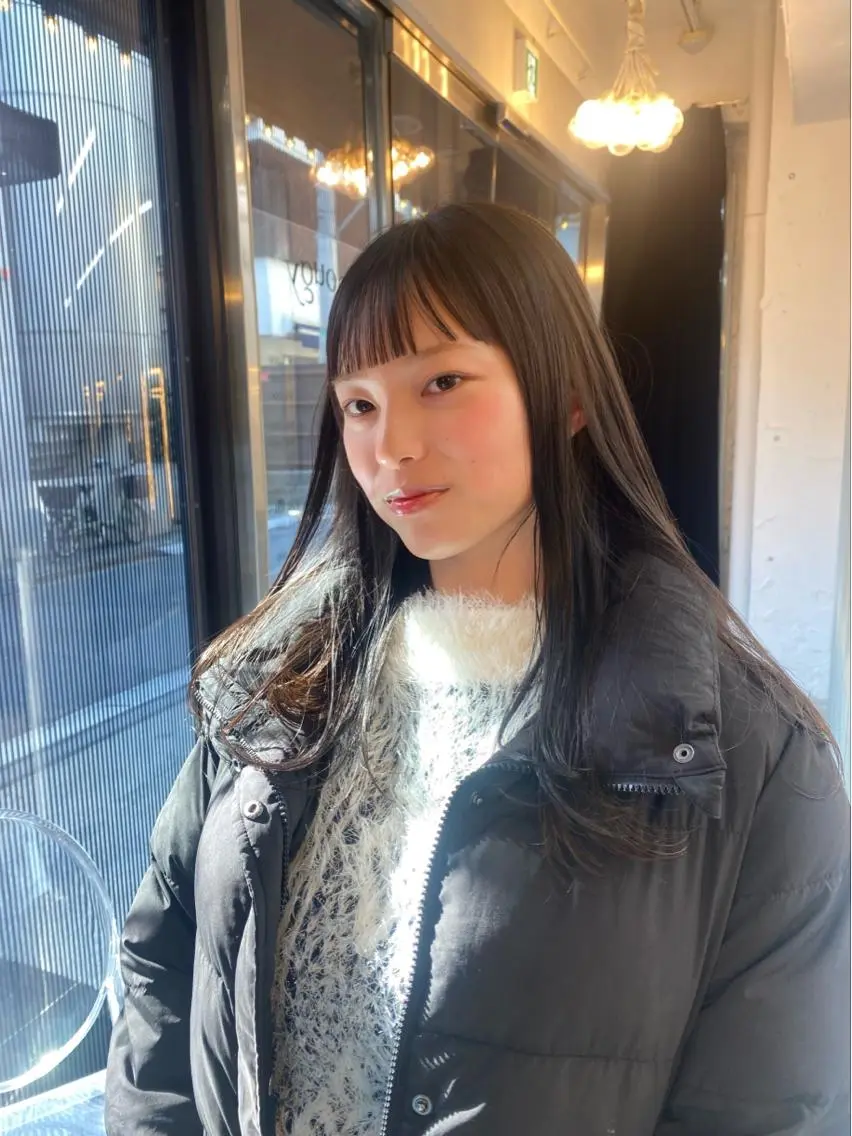 ロング カラー 黒髪 ロング オン眉 大石 沙季のヘアスタイル