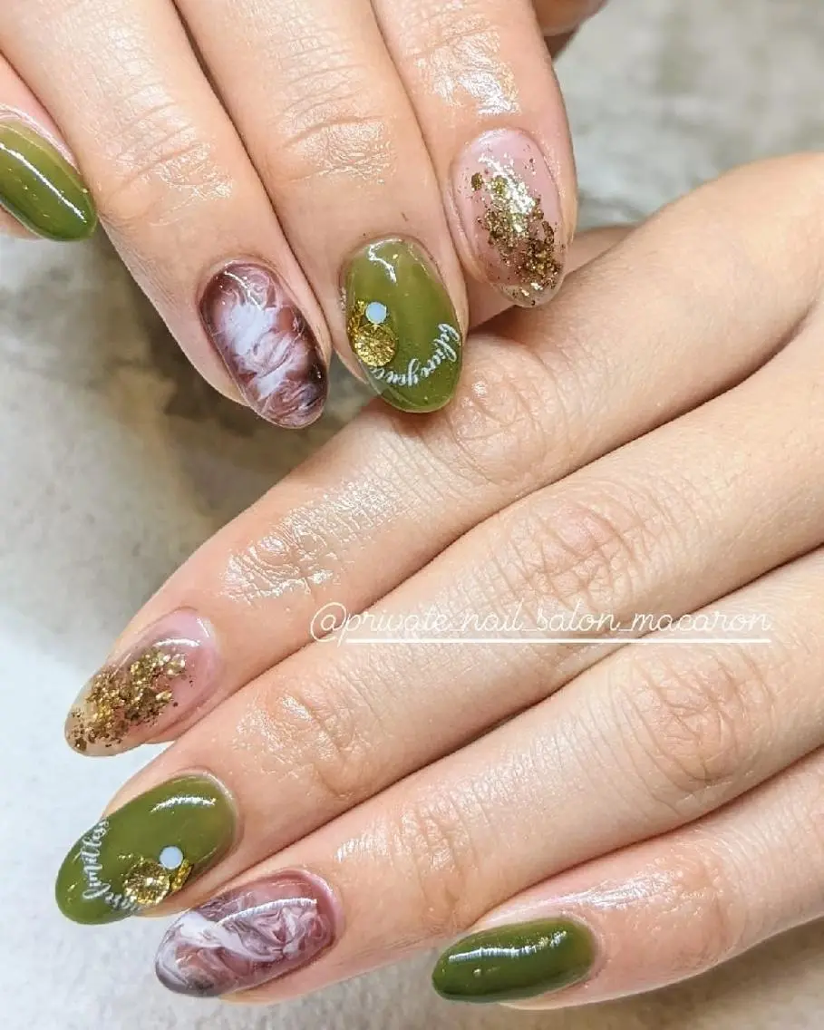 ミディアム nail salon macaron のネイルデザイン