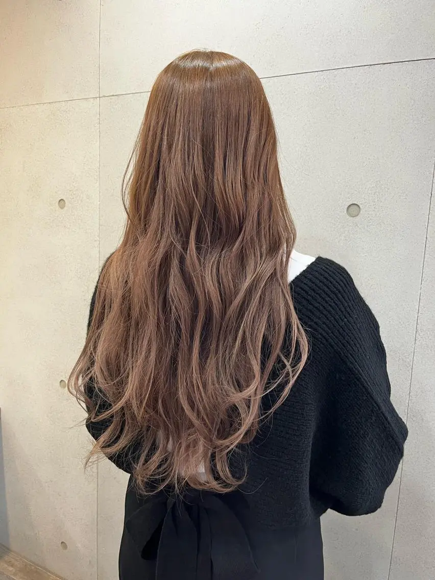 ロング カラー ベージュカラー ブリーチ ダブルカラー ブリーチなしカラー おせ ちさとのヘアスタイル