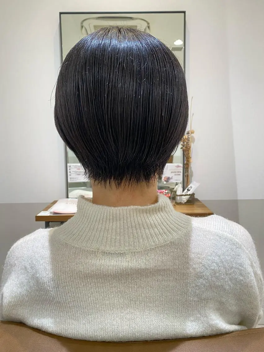 ショート ボブ トリートメント 顔まわりカラー特化 赤津百合絵のヘアスタイル