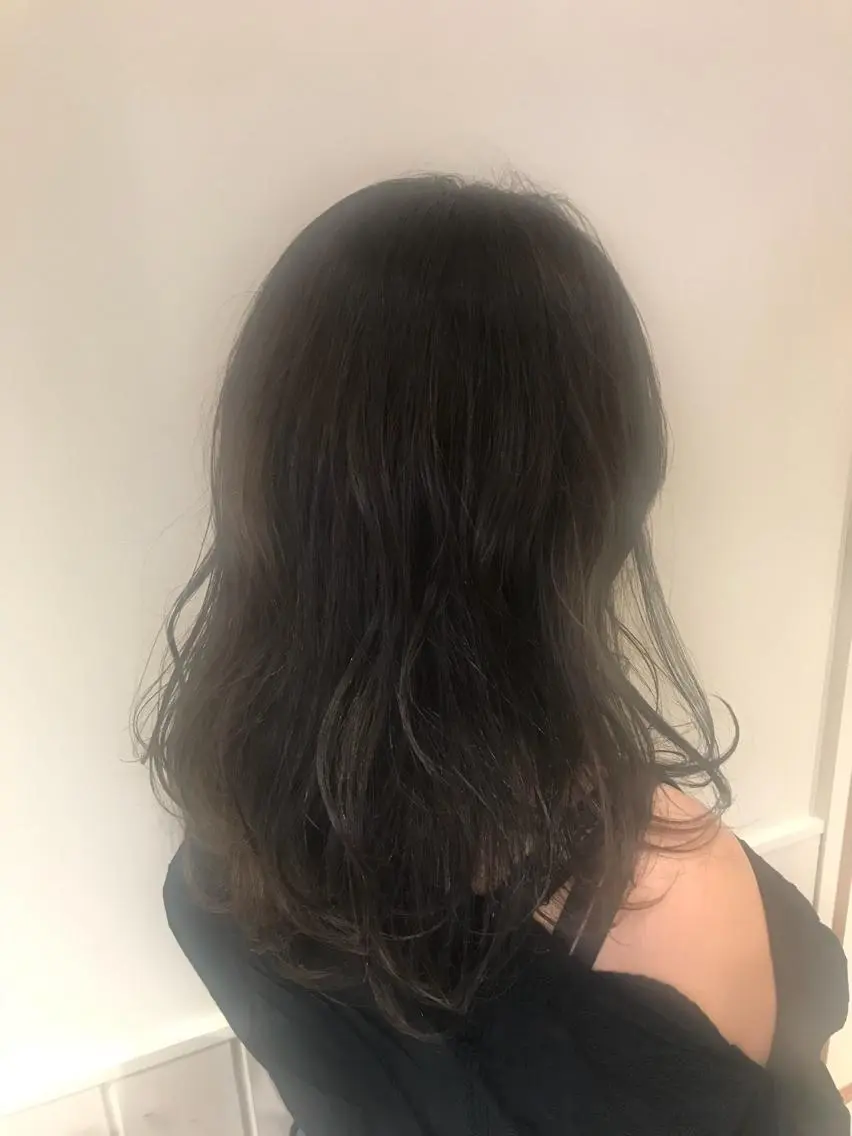 セミロング カラー グレージュ ハイライトカラー ハイライト レイヤーカット トリートメント 清水 ちひろ ✄トップスタイリストのヘアスタイル
