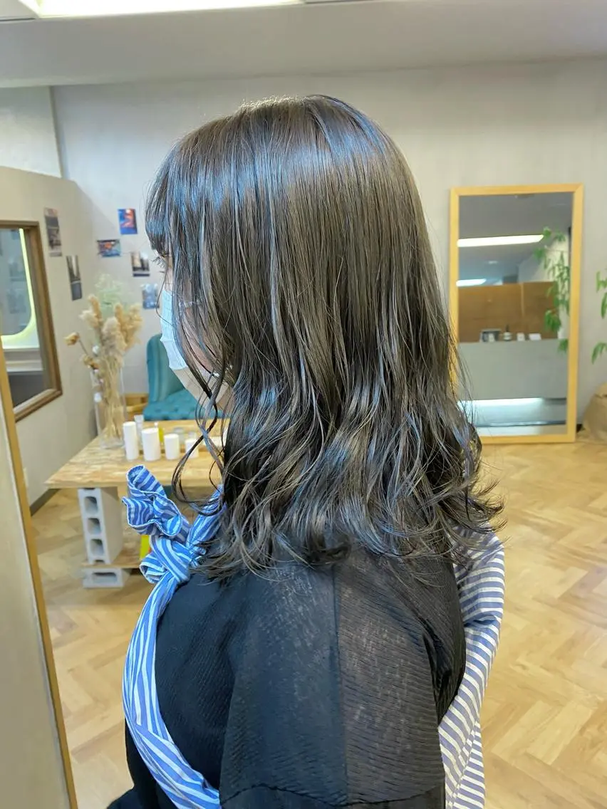 ミディアム カラー ブリーチ 透明感カラー カット ヘアカラー トリートメント ハル🌸柔色/ ブリーチなし/艶髪のヘアスタイル