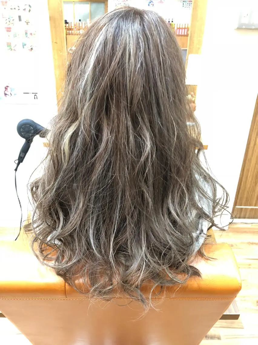ロング カラー ハイライトカラー ラベンダーカラー ハイライト 🔥メンズ特化美容師 NAOTO🔥のヘアスタイル