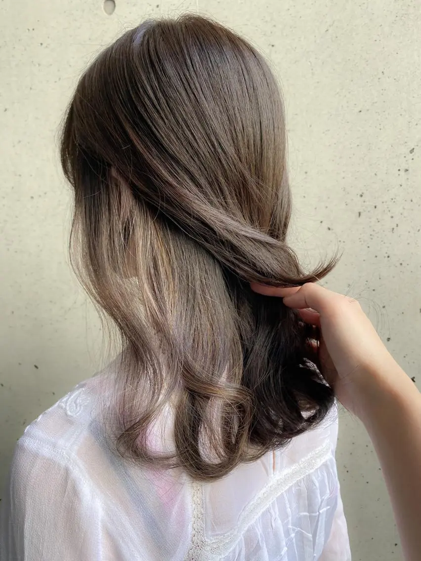 カラー ハイライトカラー 西本 由香のヘアスタイル
