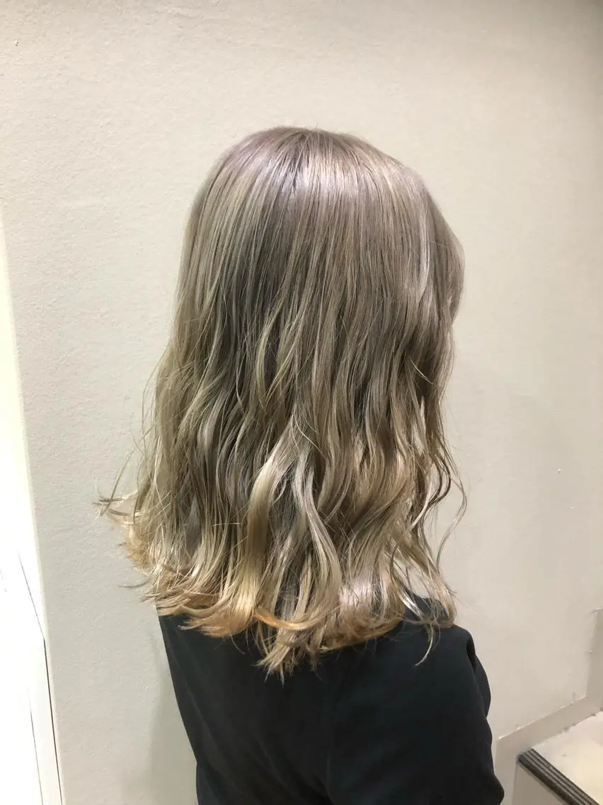 ミディアム カラー ブリーチ 東條 克義のヘアスタイル