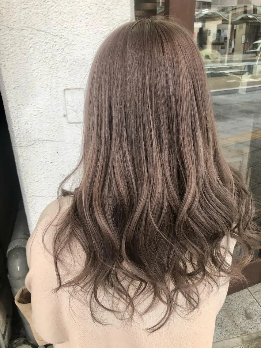 カラー 最高級エクステ /羽エクステ白石宇由のヘアスタイル