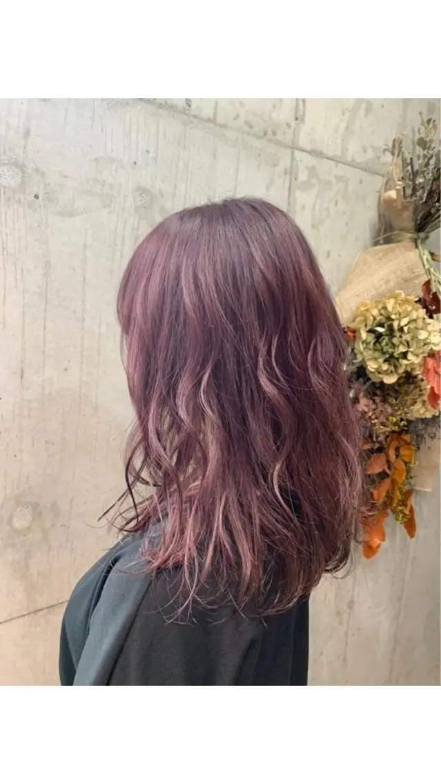 セミロング カラー ダブルカラー ピンクカラー バイオレットカラー 韓国ヘア☁️ mitsukiのヘアスタイル
