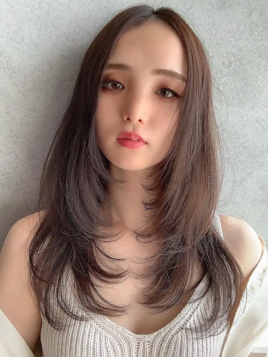 セミロング ヘアサロンM新宿 カットカラーブリーチのヘアスタイル