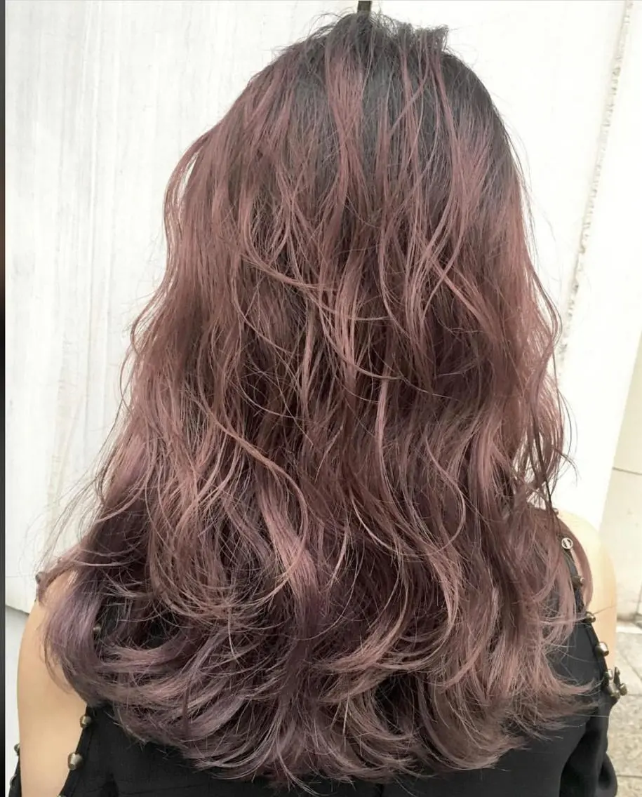 ロング カラー ヘアアレンジ アッシュ ピンクカラー レッドカラー ヘアカラー トリートメント ブリーチ＆カラーが 得意☀️望月宣雄☀️のヘアスタイル