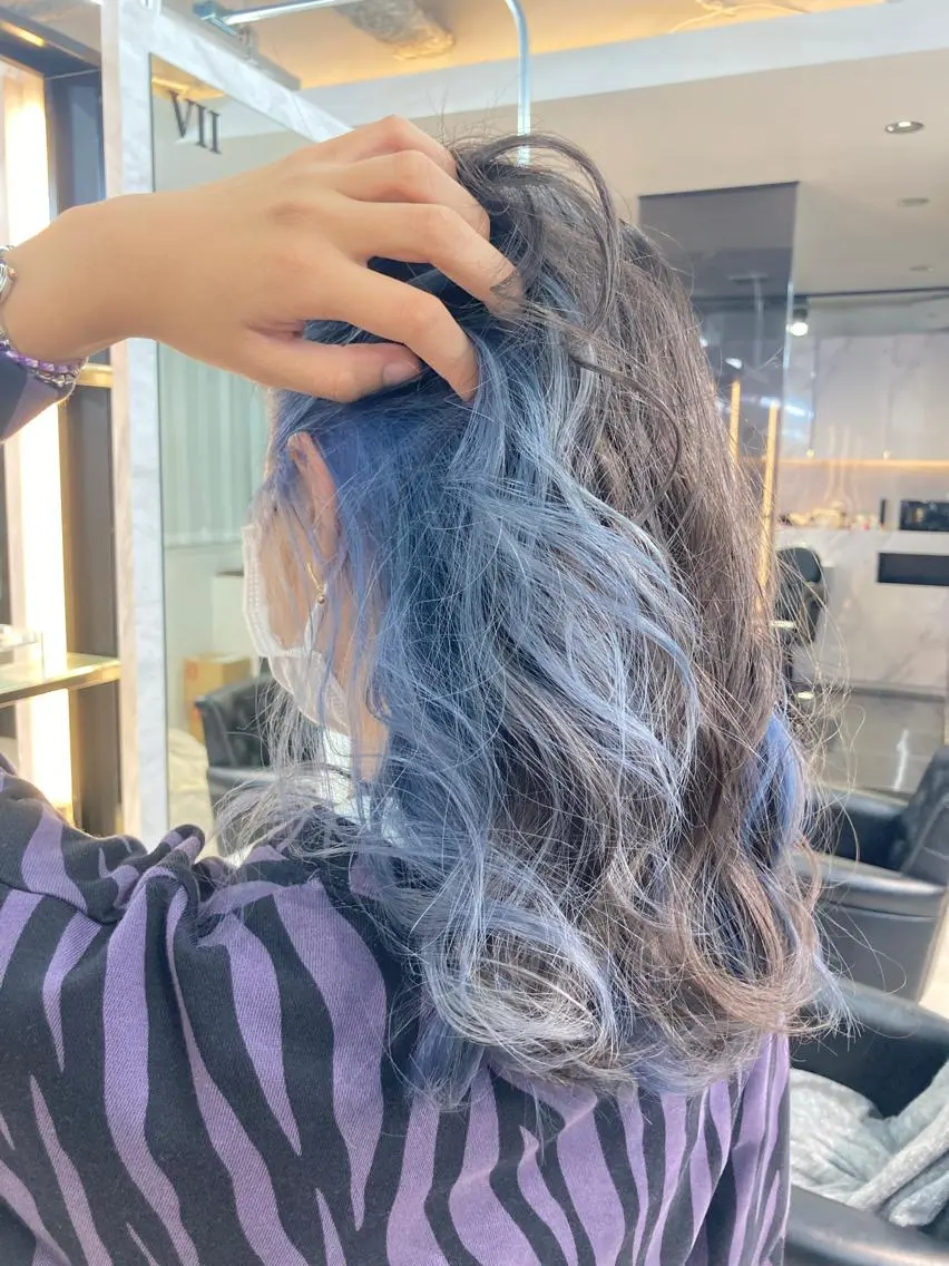 カラー ブリーチ ブルーカラー カット ヘアカラー トリートメント レイヤー似合わせ 透明感カラーりきやのヘアスタイル
