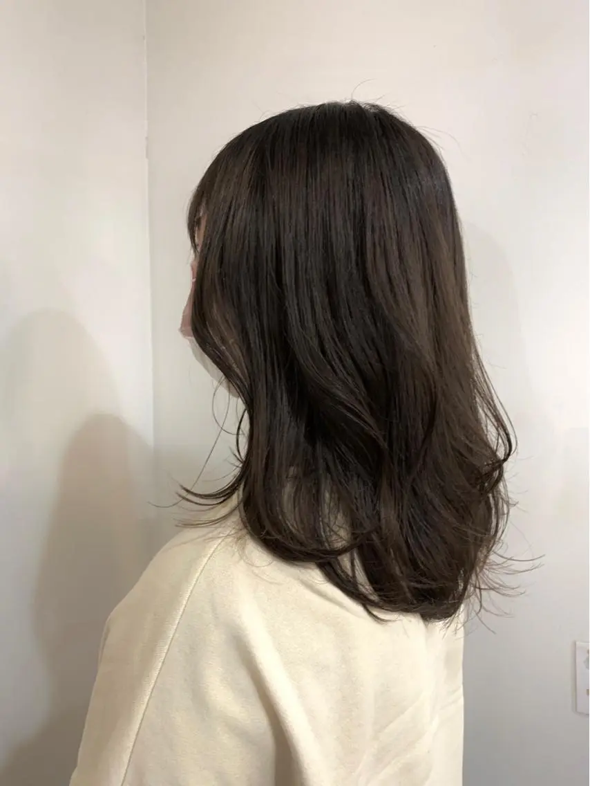セミロング カラー グレージュ カット ヘアカラー トリートメント 中津No.1髪質改善 店長✨透ける暗髪のヘアスタイル