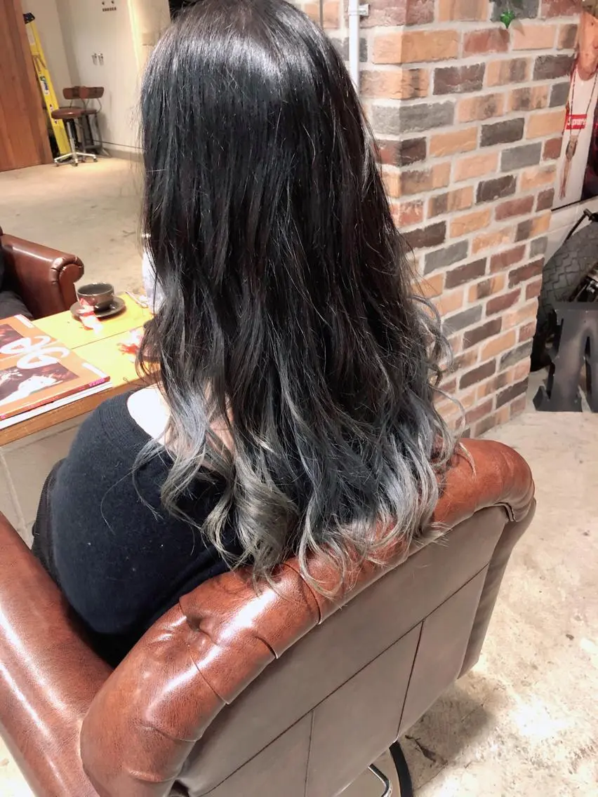ロング カラー パーマ ヘアアレンジ メンズ キッズ ネイル マツエク・マツパ アッシュ ブルーカラー ブルージュ グラデーションカラー ブルー ヘアカラー トリートメント ⭐️ハイクオリティ カラー杉本雄志⭐️のヘアスタイル