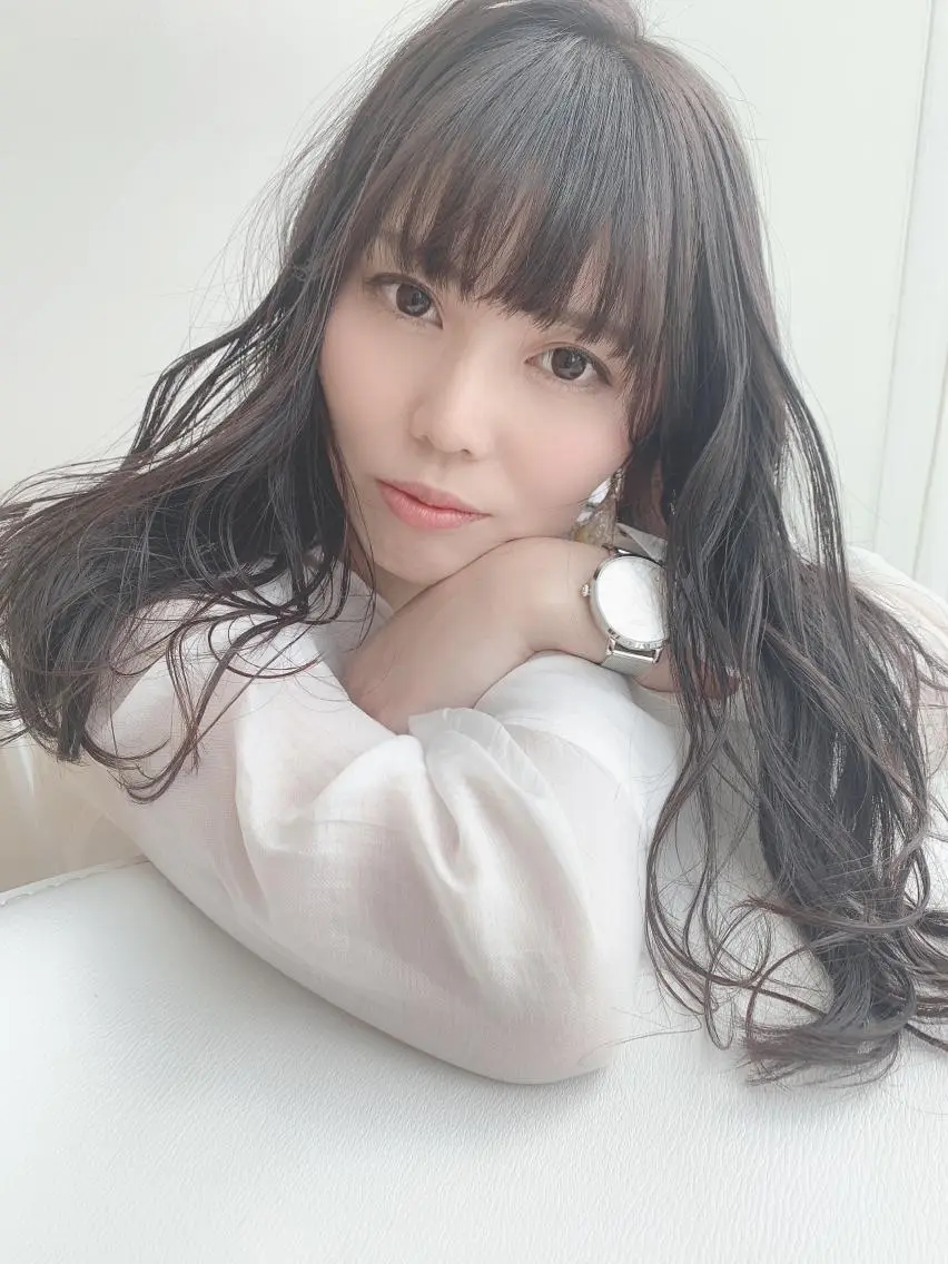 ロング 今井 はるかのヘアスタイル
