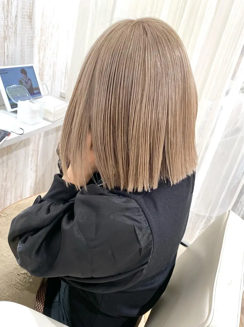 ミディアム カラー シールエクステ ブリーチ ケアブリーチ ダブルカラー ハイライトカラー 🌙HIZUKI🌙 ハイトーン 艶髪のヘアスタイル