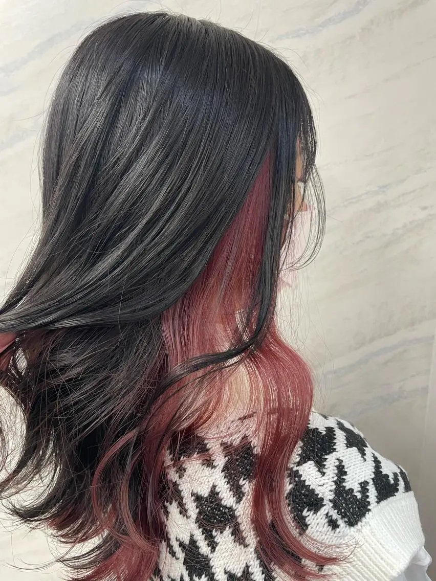 カラー AIRI layer cut hairのヘアスタイル