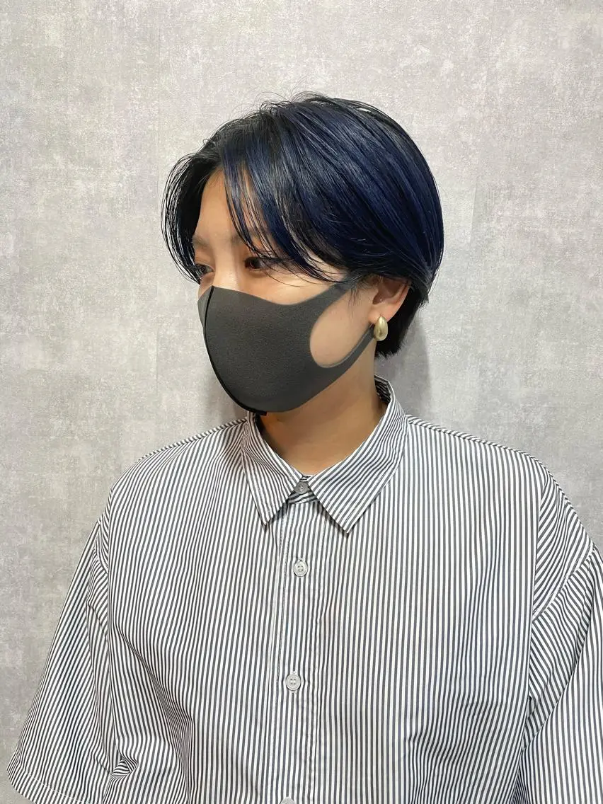 ショート 切りっぱなしボブ ショートボブ ハンサムショート 丸みショート アッシュ カット ヘアカラー トリートメント モテ髪/ボブ/ショー ト/アダチフウトのヘアスタイル