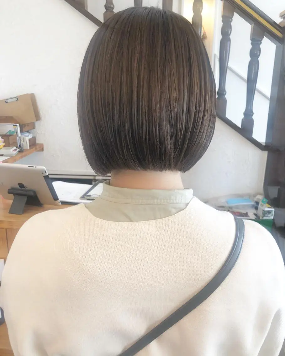 ショート カラー グレージュ ミルクティーグレージュ ボブ ヘアカラー トリートメント 江原 彩華のヘアスタイル