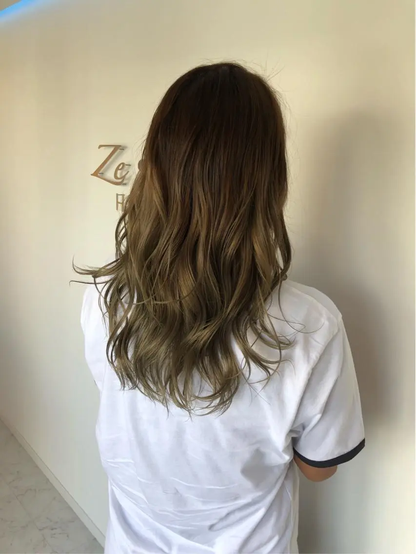 セミロング カット ヘアカラー トリートメント ヘッドスパ Ze sealのヘアスタイル