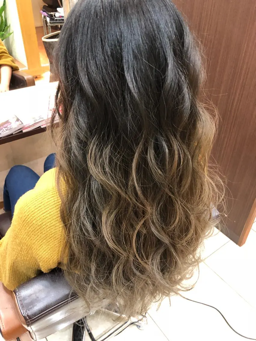 ロング カラー グラデーションカラー BREK 袋井店のヘアスタイル