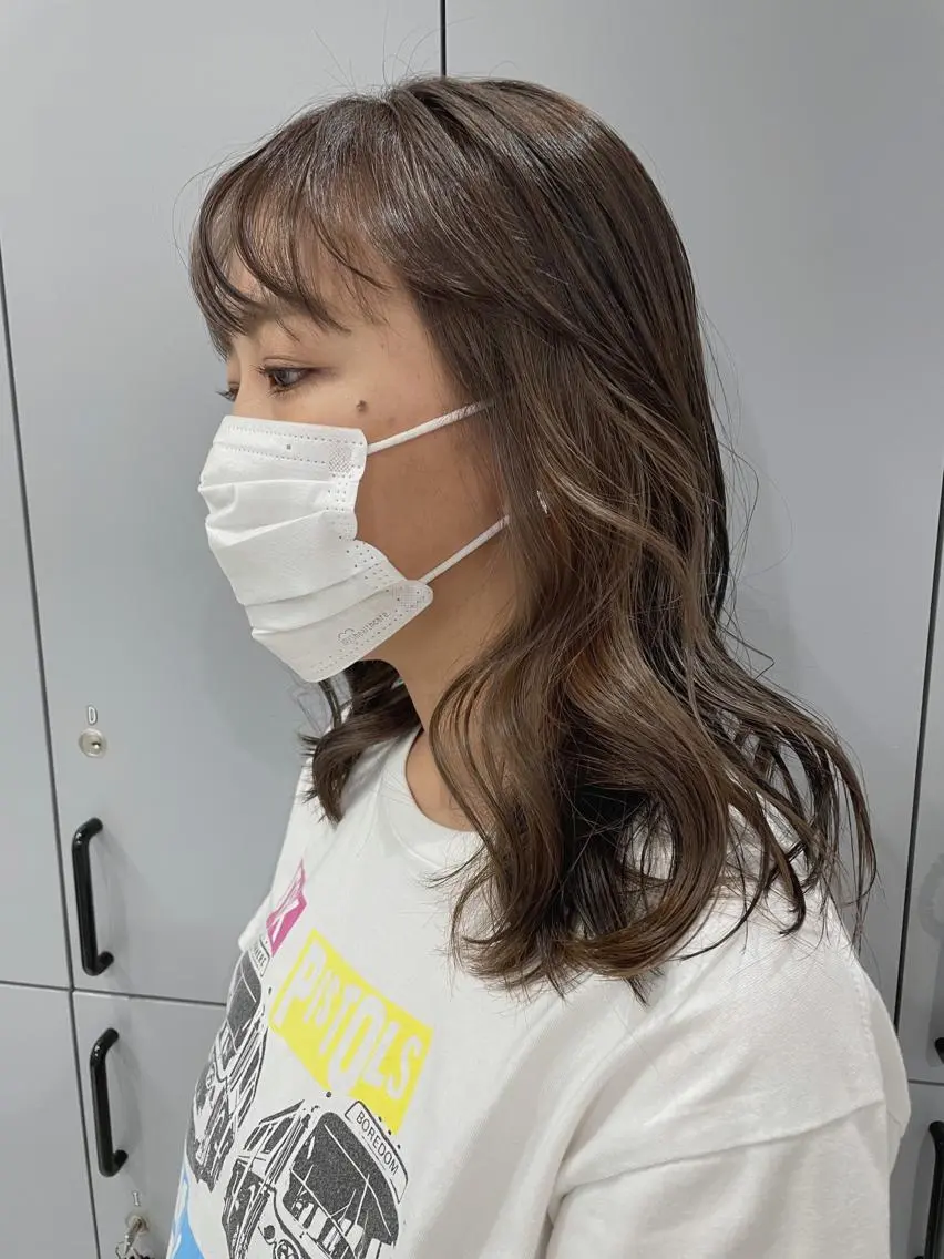 ミディアム カラー インナーカラー 狩野 羅夢のヘアスタイル